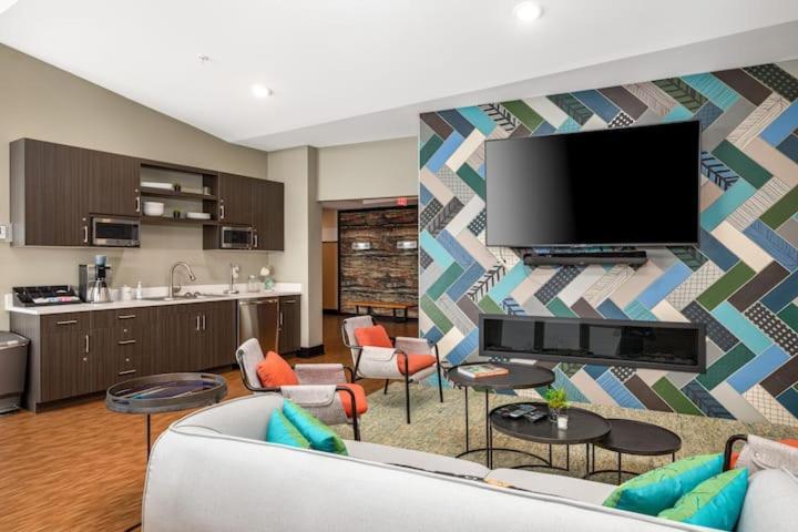 New Happy Trail 2Br Condo Close To Downtown Траверс-Сити Экстерьер фото